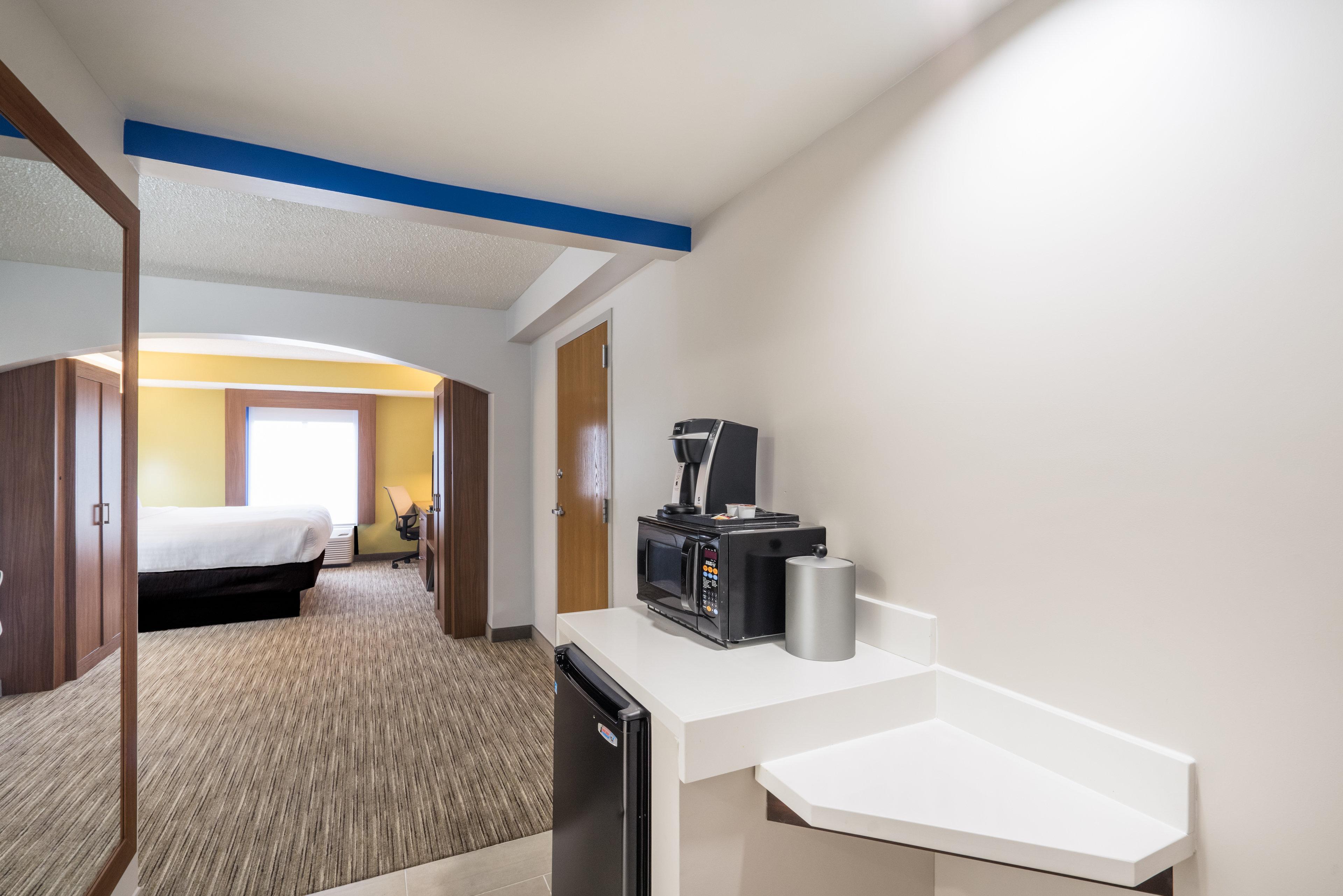 Holiday Inn Express Hotel & Suites Louisville East By Ihg Esterno foto